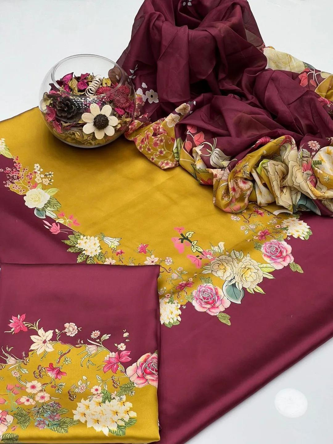 3 piece Women's Unstitched Suit